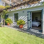 Apartment On Constantia Wine Route