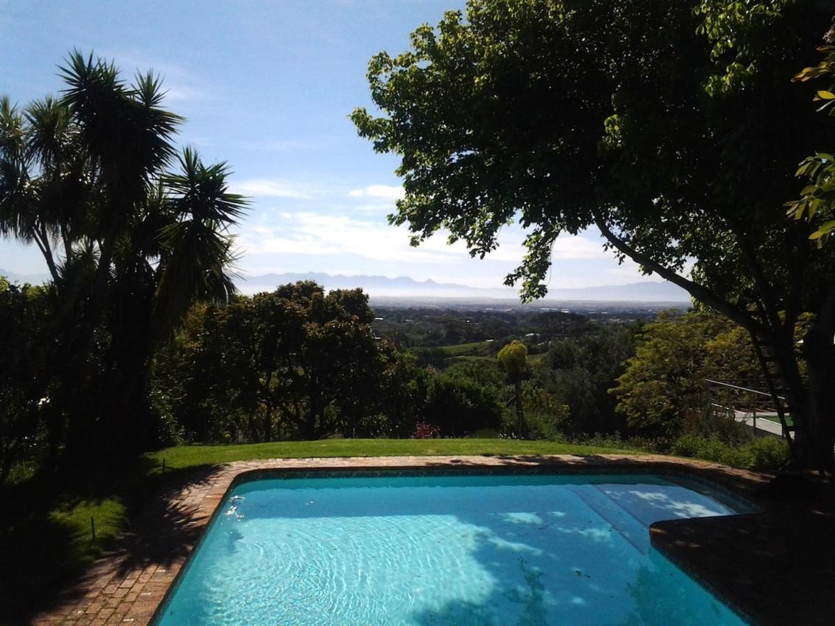 On Constantia Wine Route *